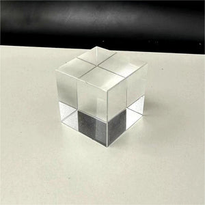 ลูกบาศก์แก้วปริซึม Prism Cube คริสตัลใส (สินค้ามีตำหนิ) ของตกแต่งบ้าน โต๊ะทำงาน คาเฟ่ บาร์ ถ่ายภาพแฟชั่น พร็อพไฟแสงสี